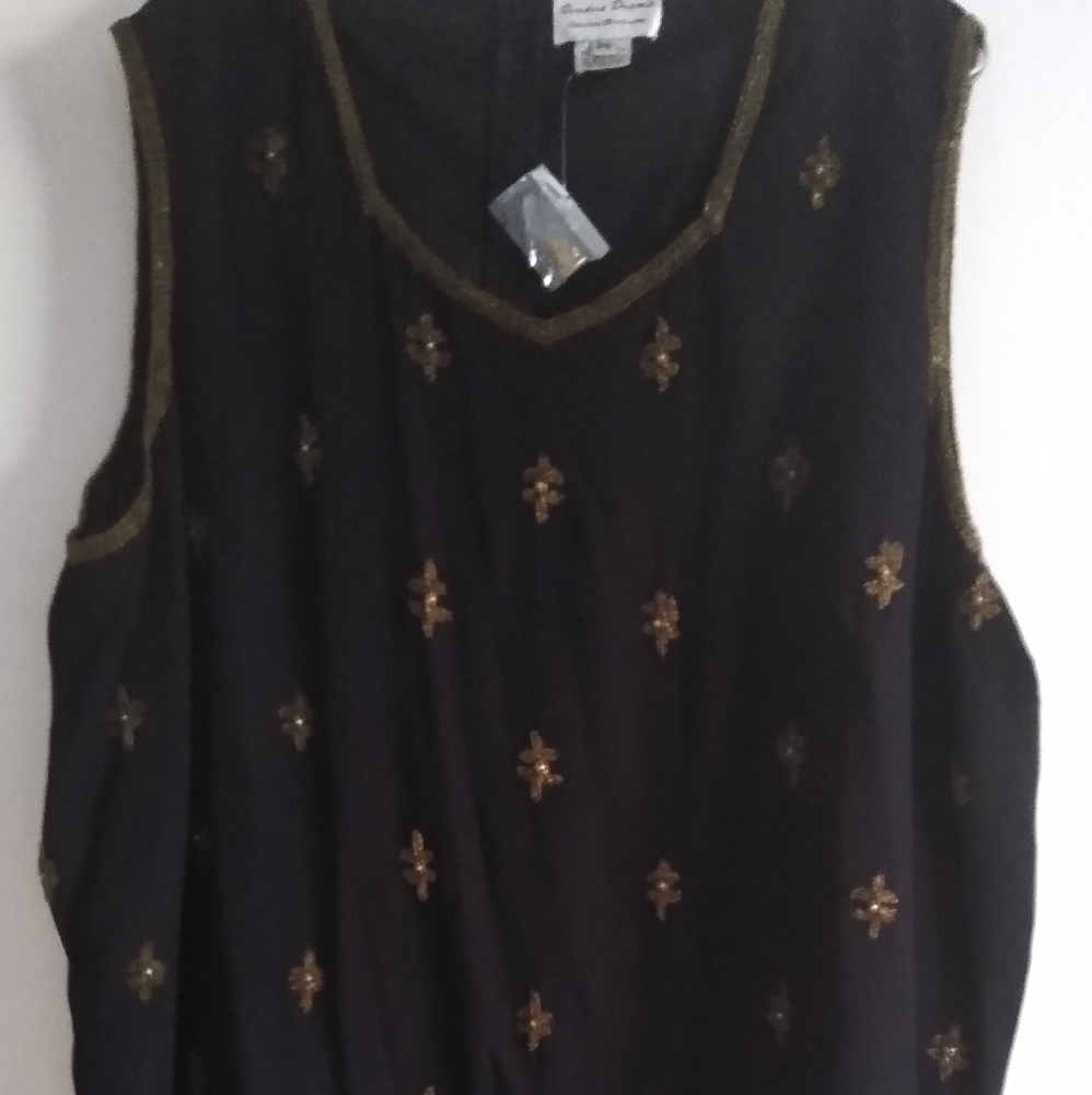 Sleeveless black top